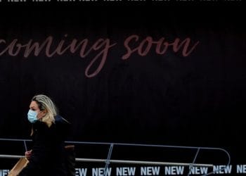 Artanla birlikte Kıbrıs’ta, kapalı alanda bulunan maskeyi eski getirdi.