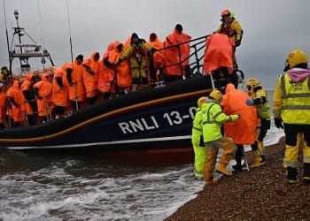 Manş Denizi’nde Göçmen Teknesi Alabora Oldu