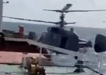 Rusya Uyarı Atışları Yaparken ve Bir Yük Gemisine Binerken Karadeniz’deki Çatışmalar Büyüyor