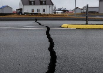 Depremler Volkanik Patlamanın Habercisi O sıcaklıktan İzlanda Kasabası Boşaltıldı