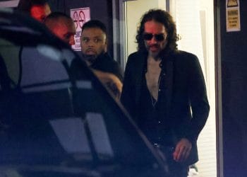 Londra Polisi Russell Brand’i geçmişiki İddialarla İlgili Sorguladı