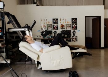 Jordan Wolfson Fırtınanın Merkezinde Olmanın Keyfini Çıkarıyor