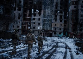 ‘Dalgalarda geliyorlar’: Ukrayna Amansız Bir Düşmana Karşı Savunmaya Devam Ediyor