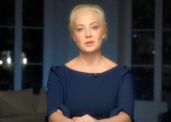 Yulia Navalnaya, Navalny’nin yanında, Putin’e karşı bir hamleyle uzlaşmaya varıyor