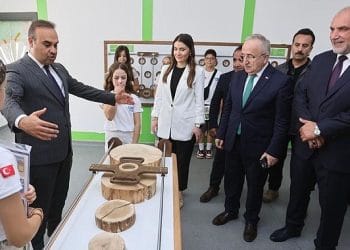 Canik’e Bir Ödülde Bakan Kacır’dan