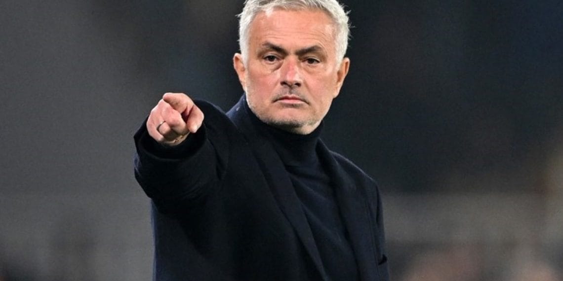 Galatasaray Derbisi Öncesi … Jose Mourinho’dan Stoper Karari!