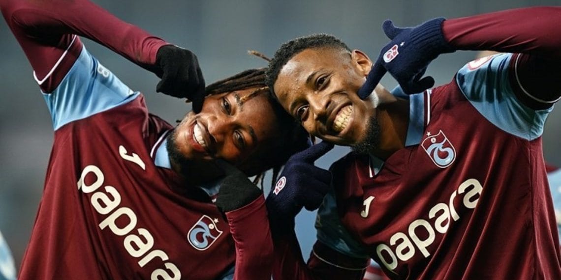 Trabzonspor, Beşiktaş Meşür Kamp Takimirin Açeyladı