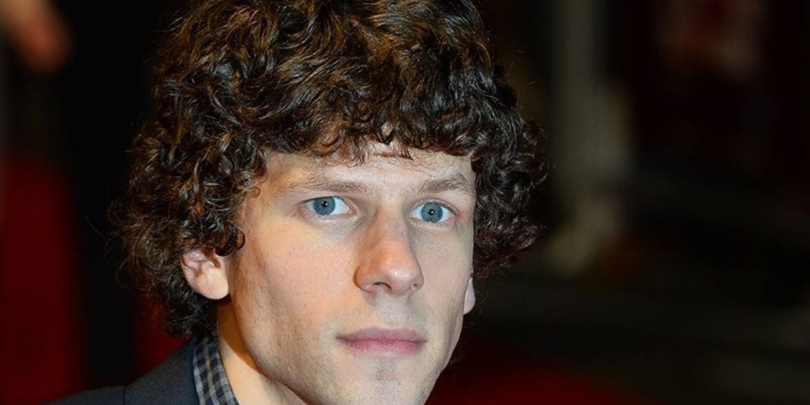 Jesse Eisenberg, Polonya Vatandaşlik Mücafatına Layk Bakürdü